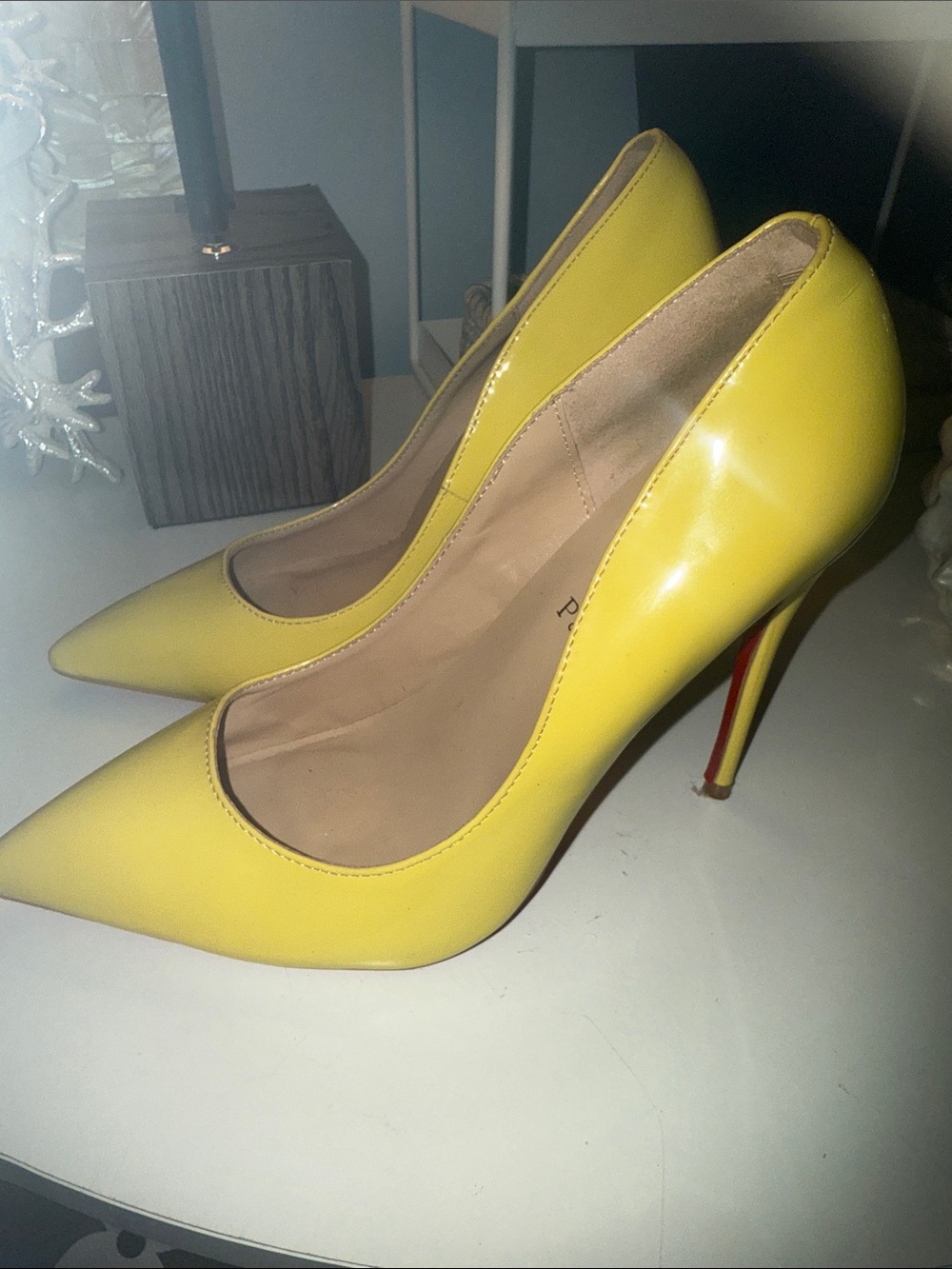 Heels - Picture 2 of 3